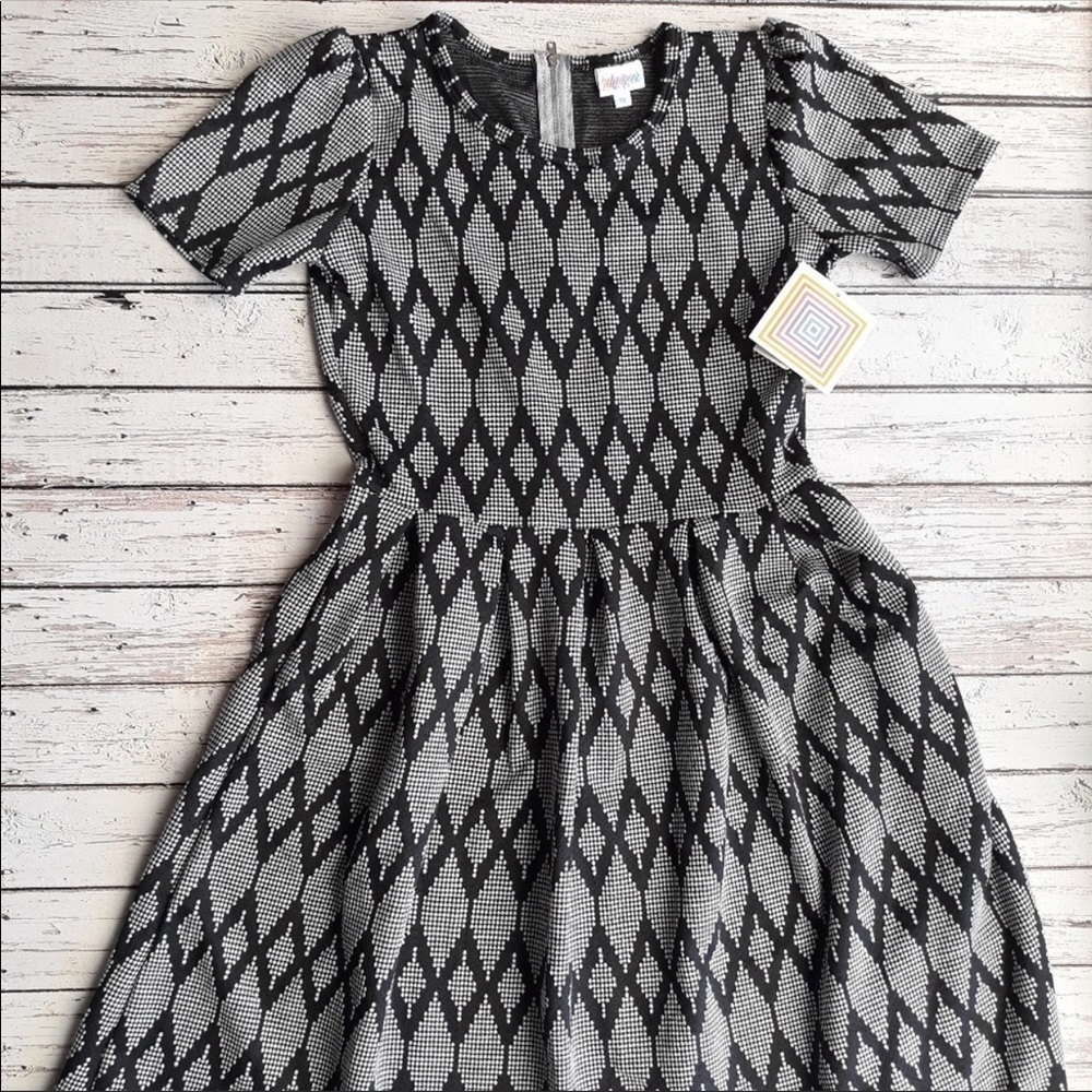 🆕 NWT Lularoe  gorgeous 💎 Amelia dress